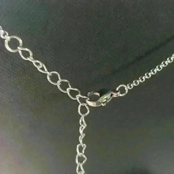 Dangle necklace with purple charm - Picture 2 of 3